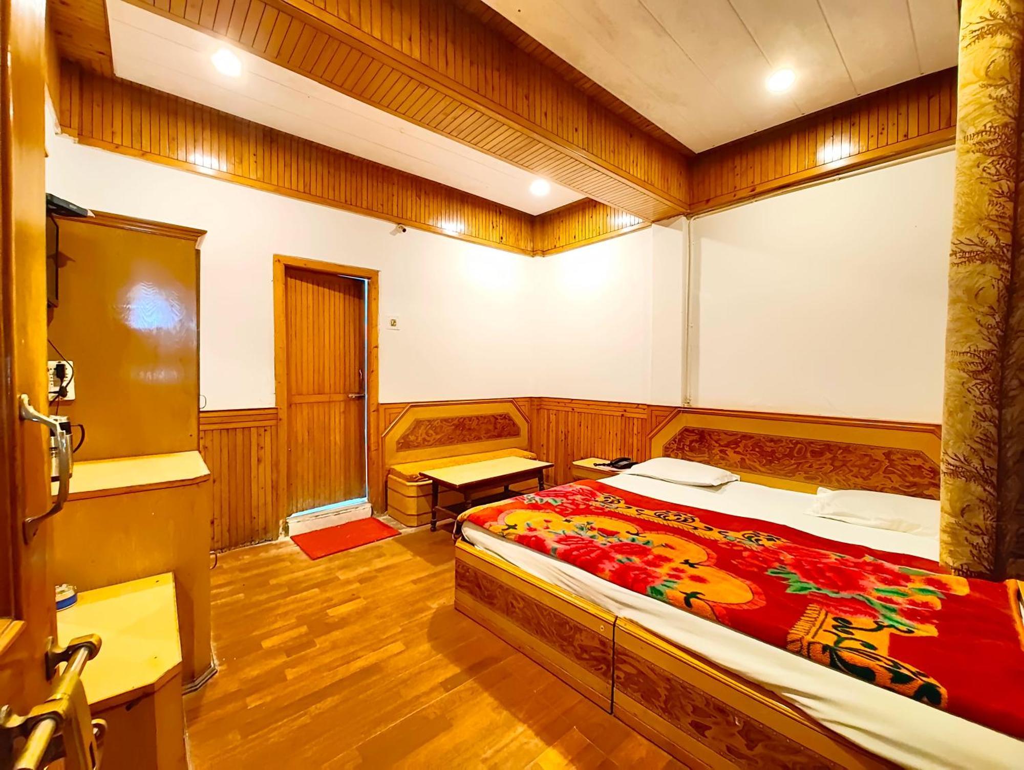 Hotel Shalimar The Mall Road Nainital Exterior foto