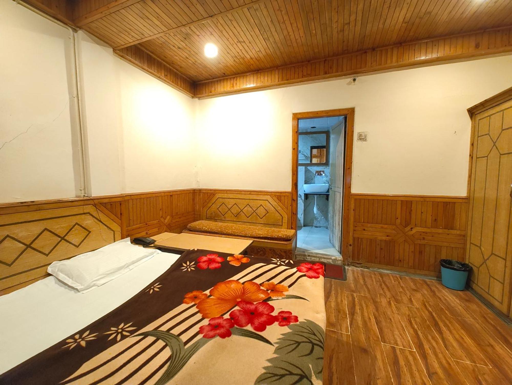 Hotel Shalimar The Mall Road Nainital Exterior foto